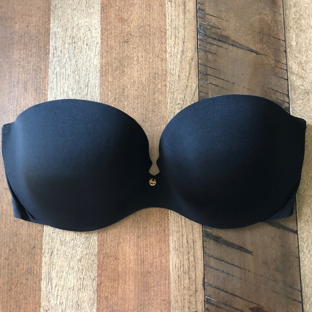 34D Victoria’s Secret black strapless push-up bra